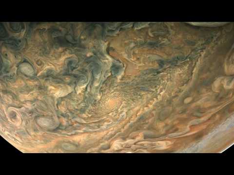 Perijove 11: Passing Jupiter