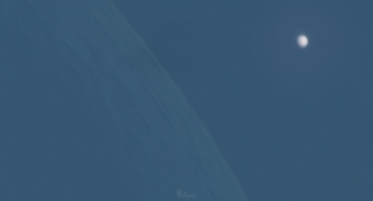Gibbous vs Crescent