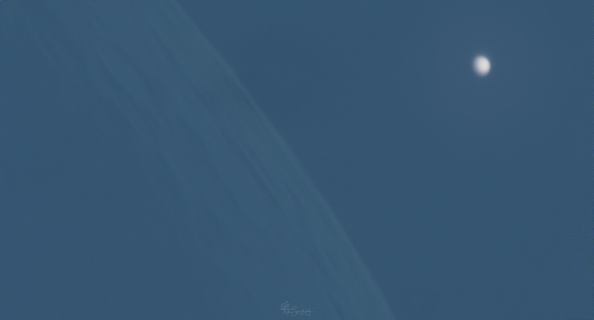 Gibbous vs Crescent