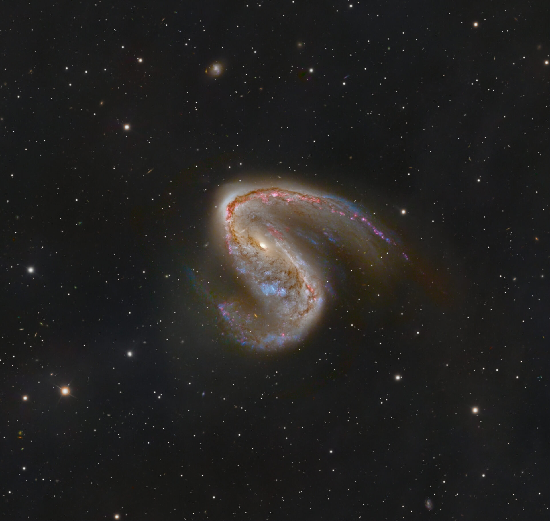 NGC 2442: Galaxy in Volans