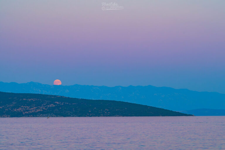 Buck Moon and Belt of Venus