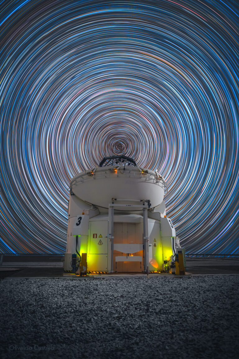 The Sky Turns Above Paranal